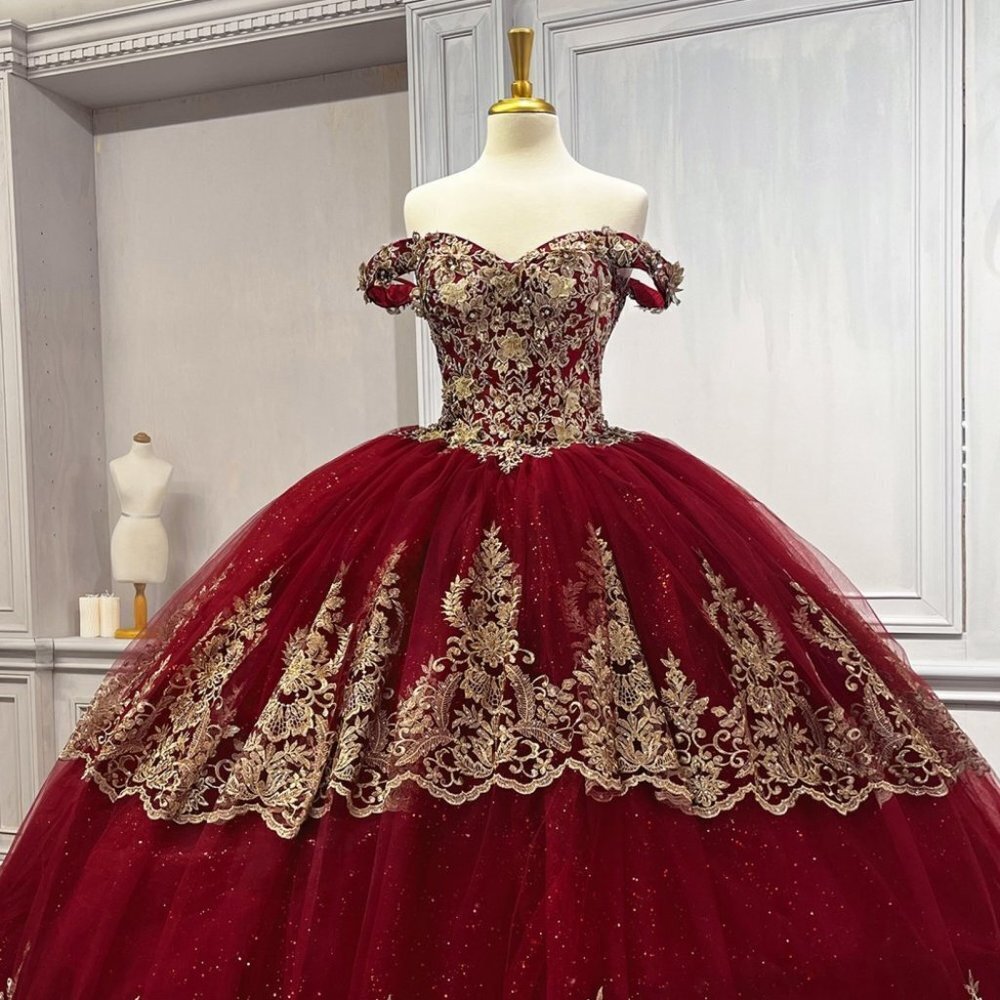 N/A NEW LONG OFF THE SHOULDER SLEEVELESS EMBROIDERED GOWN WITH LACE UP 15705
